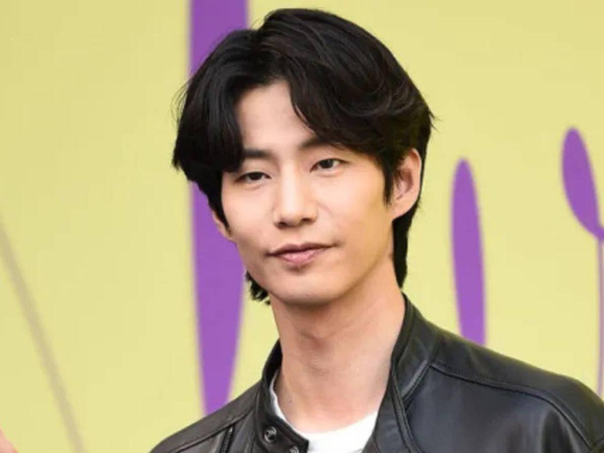 Un portavoz de la policía informó que hasta el momento siguen realizando las investigaciones para determinar las causas de la muerte del actor de kdramas, sin embargo lo poco que se sabe del caso es que no han “indicios” de que se haya tratado de un delito. Los reportes indican que junto al cuerpo de Song Jae-rim fue hallada una carta. 