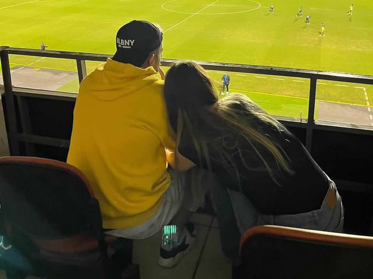 La bella modelo y el jugador argentino confirmaron su noviazgo hace unos cuantos meses y se han convertido en una de las parejas más seguidas del momento.