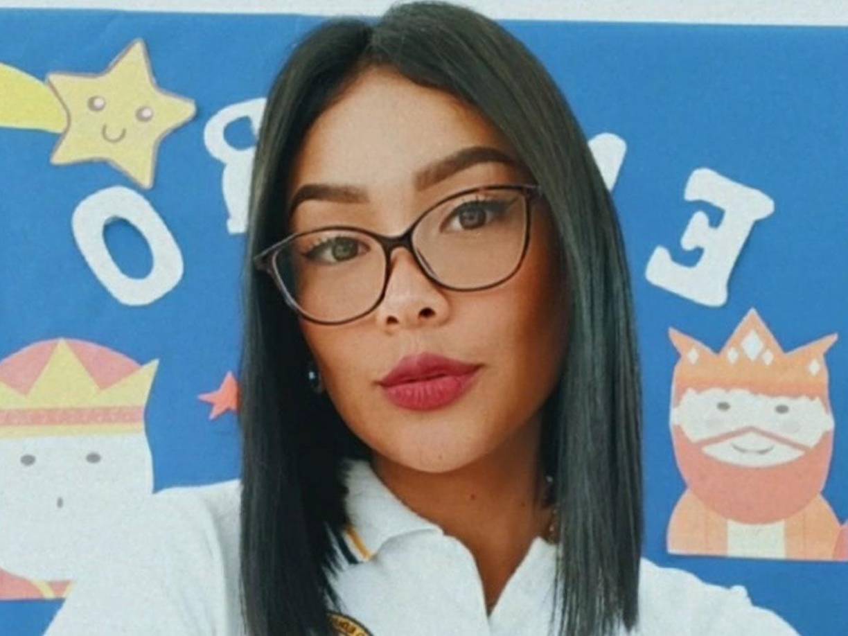 La educadora había llevado su vehículo a un autolavado y se dirigía a su casa.