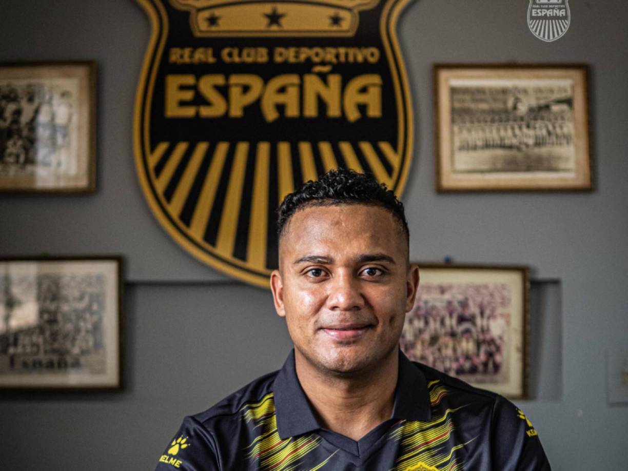 El Real España anunció el fichaje del defensor hondureño Ever Alvarado, quien llega procedente de la Real Sociedad de Tocoa. En su momento jugó en la máquina y también pasó por las filas del Olimpia.