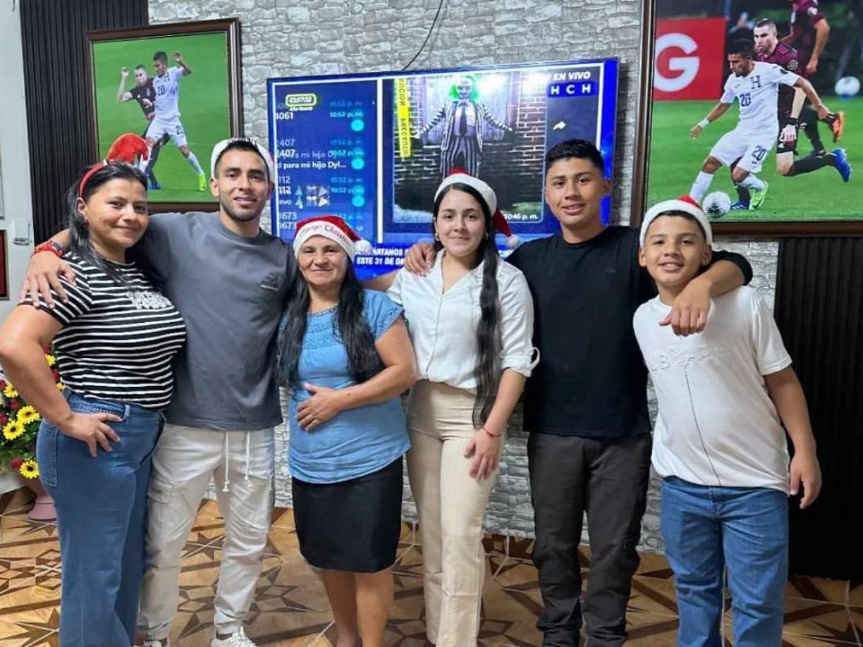 Carlos Argueta, jugador de Motagua la pasó en en su natal Santiago de Puringla, La Paz, donde se hizo acompañar de sus familiares.