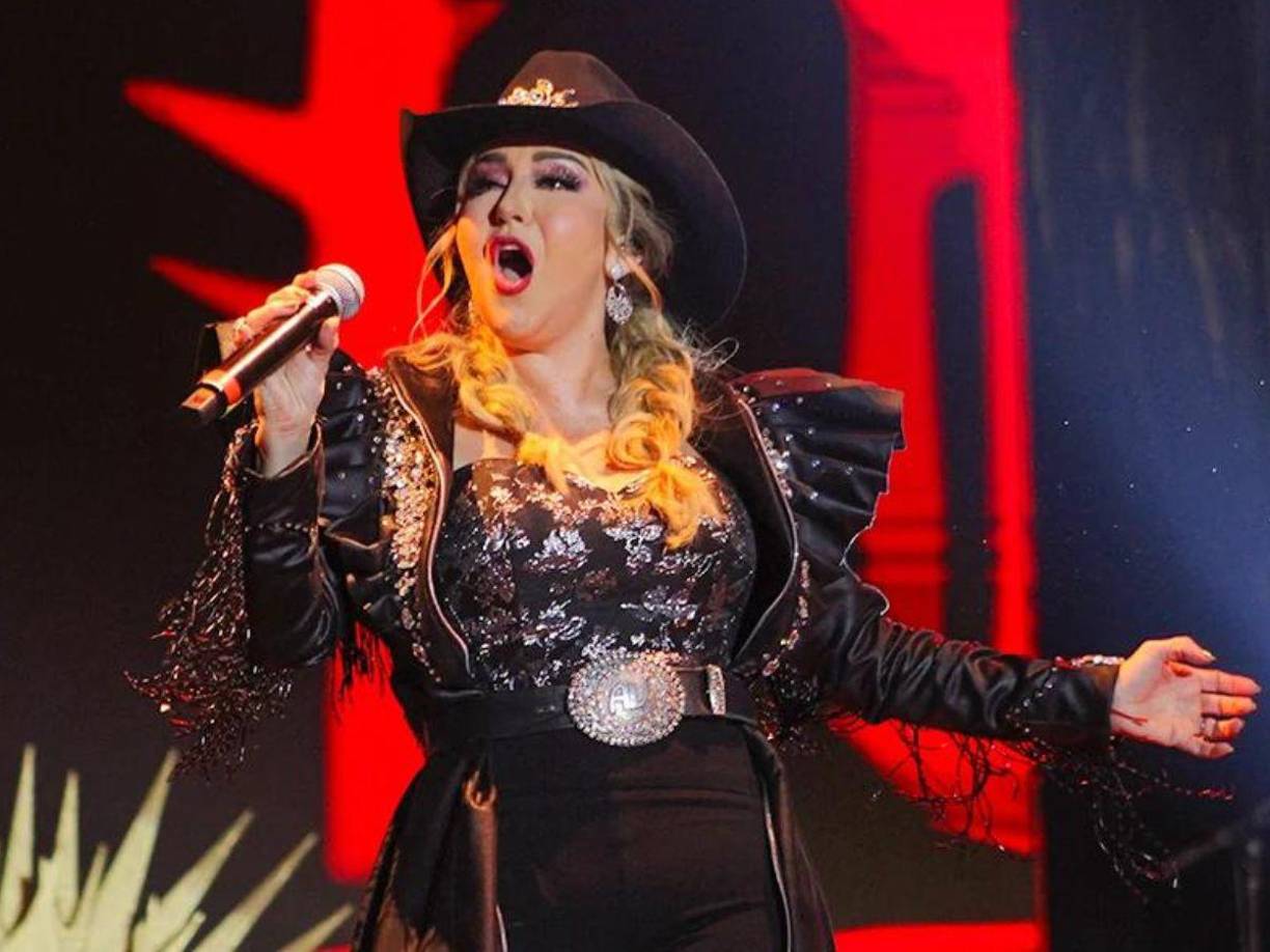 De inmediato sus fans se volcaron en defensa de la popular cantante. 