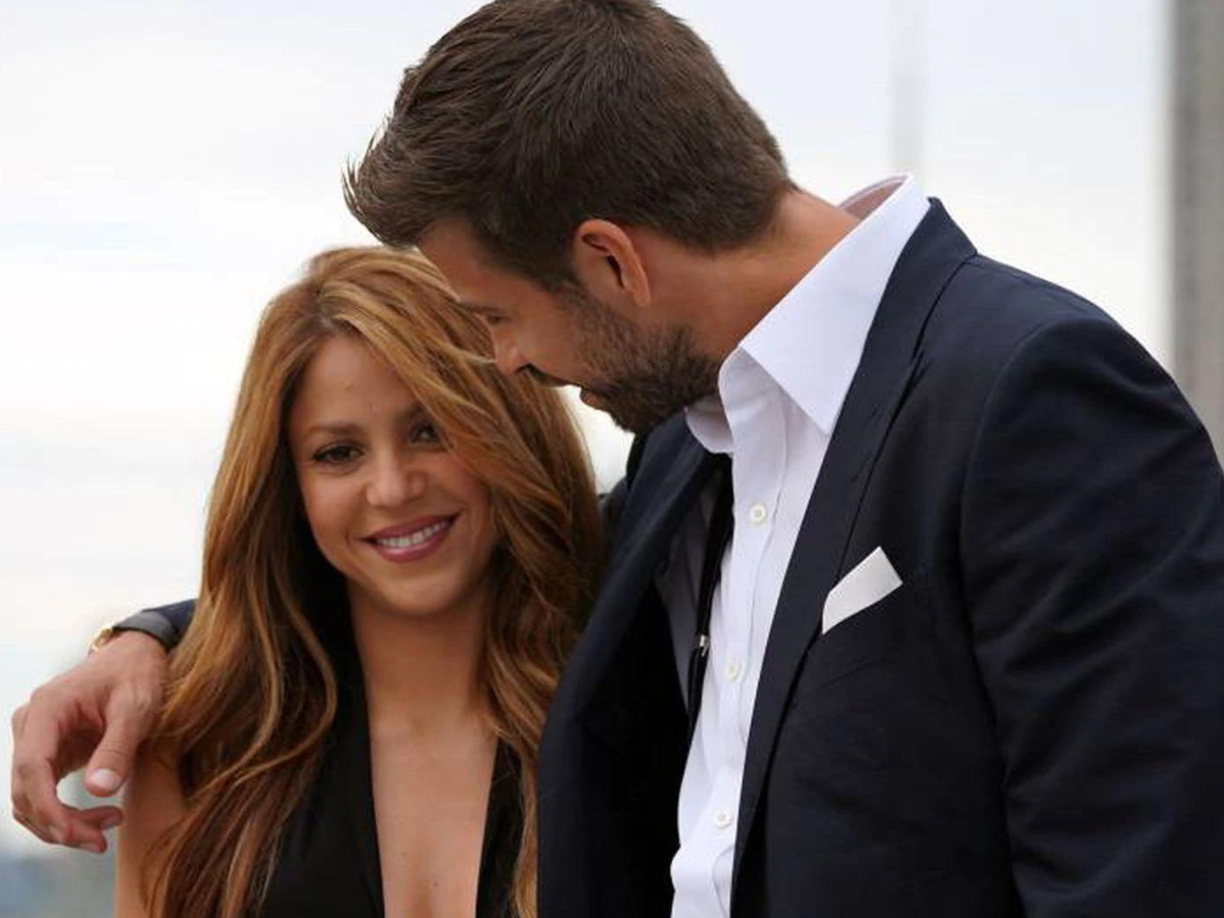 Los 46 de la artista colombiana y los 36 del deportista español llegan el mismo día miércoles 2 de febrero y en plena crisis de su separación. 