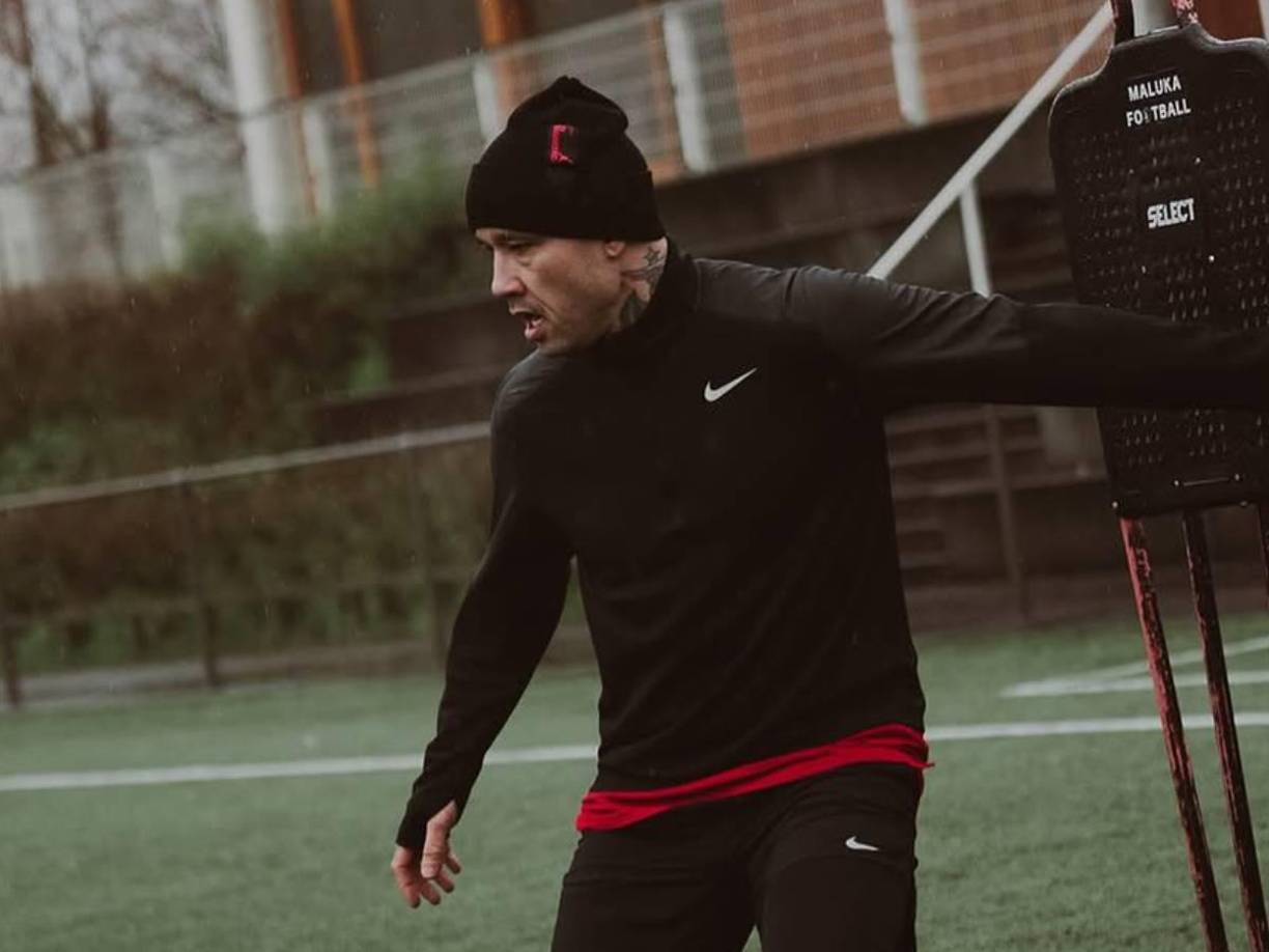 Medios locales como el diario Le Soir identifican entre los detenidos al exinternacional belga Radja Nainggolan a partir de las siglas “R.N.” comunicadas por las autoridades y añaden que se encuentra detenido.