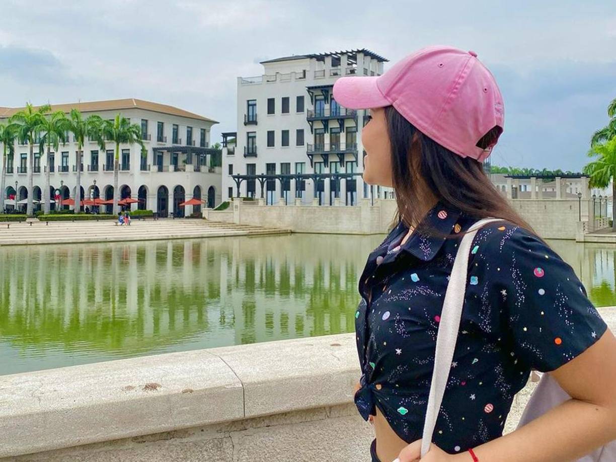 rominarierarendon es la cuenta de Instagram oficial de la chica. 