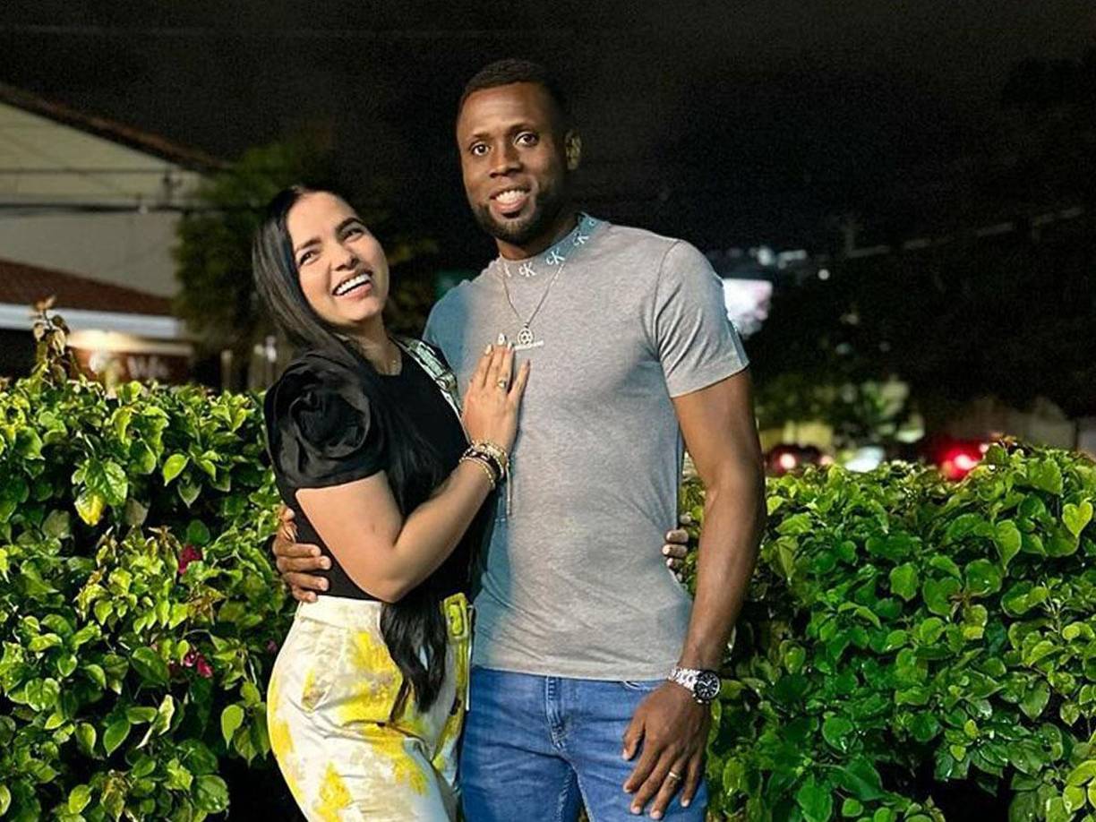 Ser de distintos países, religión y origen racial no impidió que el goleador del Olimpia y su amada decidieran jurarse amor.