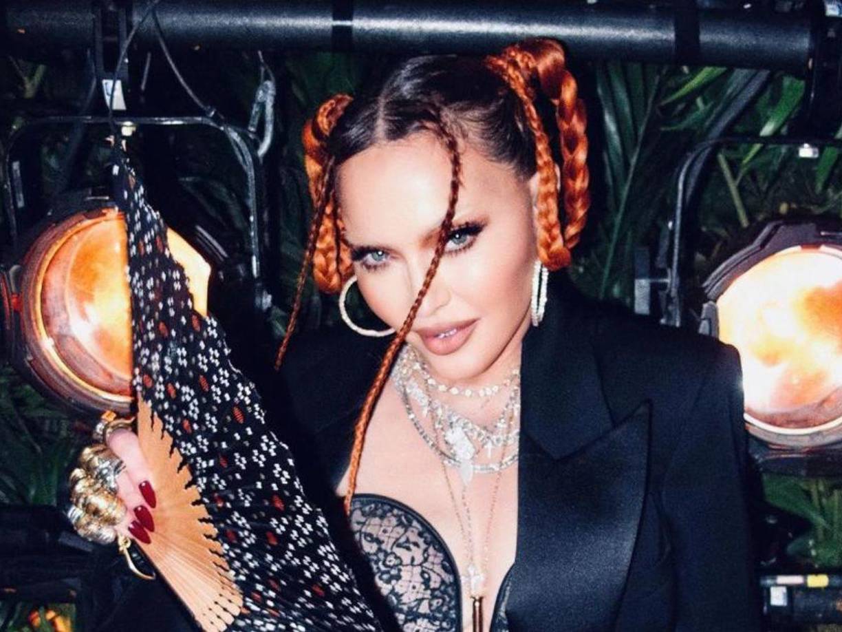 “El sábado 24 de junio, Madonna desarrolló una grave infección bacterial que la llevó a pasar varios días en cuidados intensivos”, escribió Guy Oseary. “Su salud está mejorando, aunque continúa bajo observación médica. Y se espera una total recuperación”.