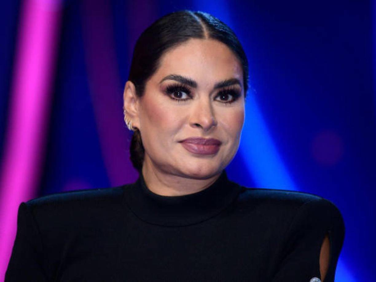 Además de expresar su emoción, la tapatía escribió un mensaje que generó ciertas dudas entre los fans, pues algunos especularon que se estaba despidiendo de sus compañeros y de la producción. Inmediatamente la publicación se volvió viral en redes sociales.