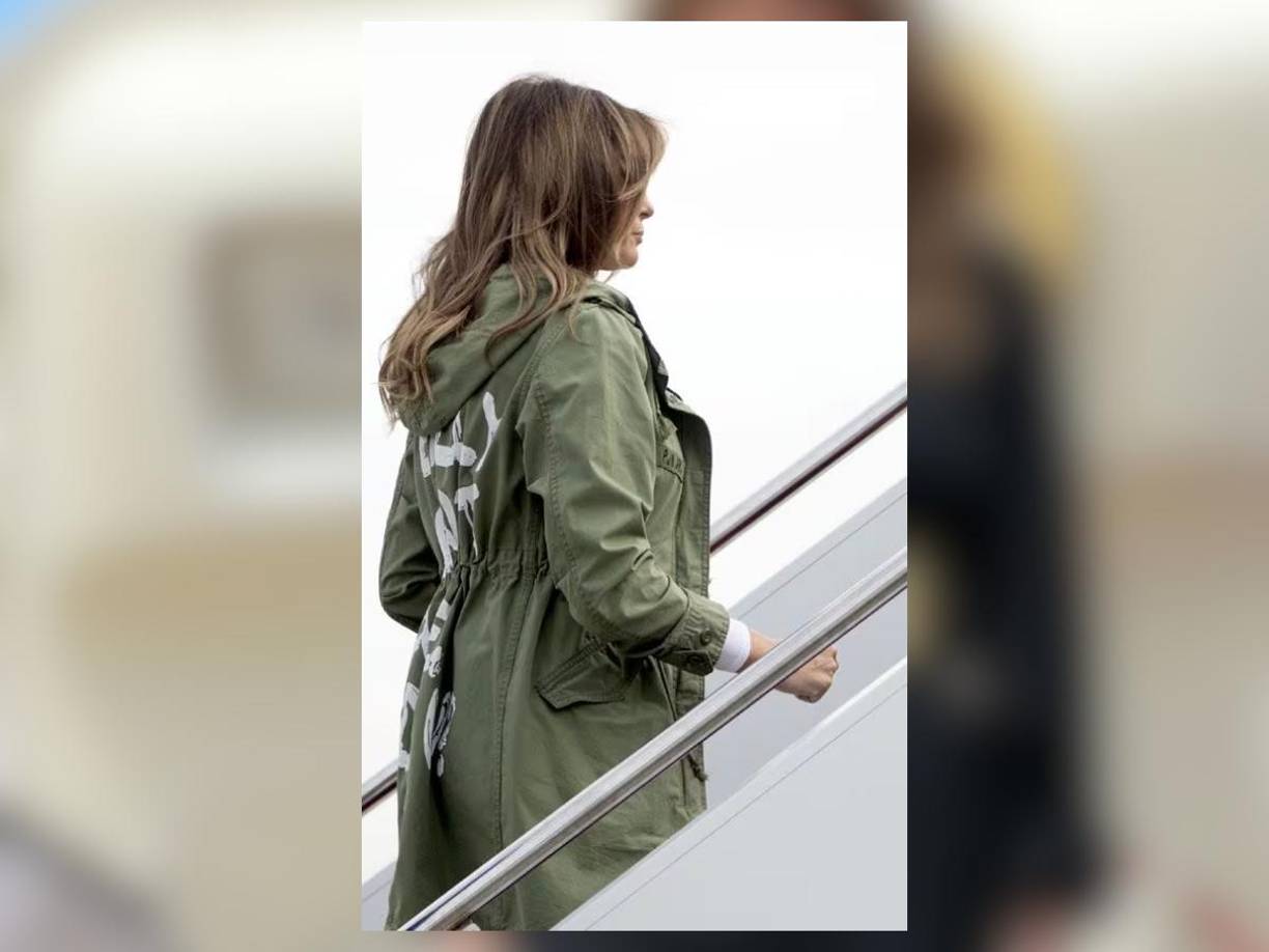 En 2018 lució la polémica chaqueta de Zara con el mensaje “la verdad que a mí no me importa”, esto debido a las controversias que enfrentaba Donald Trump en este momento.