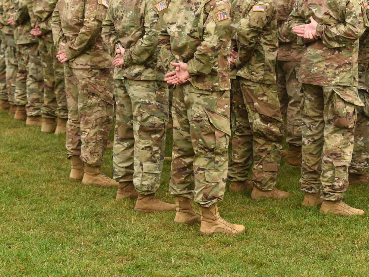 Uno de los elementos clave que refuerza su posición es su presupuesto de defensa. Para 2024, el Congreso de Estados Unidos aprobó una asignación de 886,000 millones de dólares, destinada a modernizar equipos y sistemas bélicos.