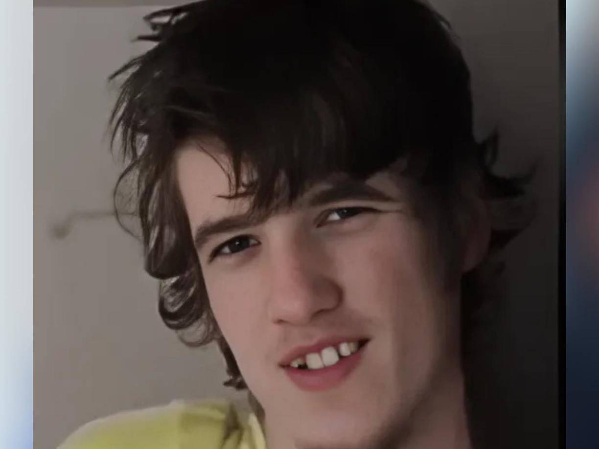 El caso ha conmocionado a la comunidad de Norton Shores, Michigan, debido a las estremecedoras revelaciones sobre el abuso que sufría el menor.