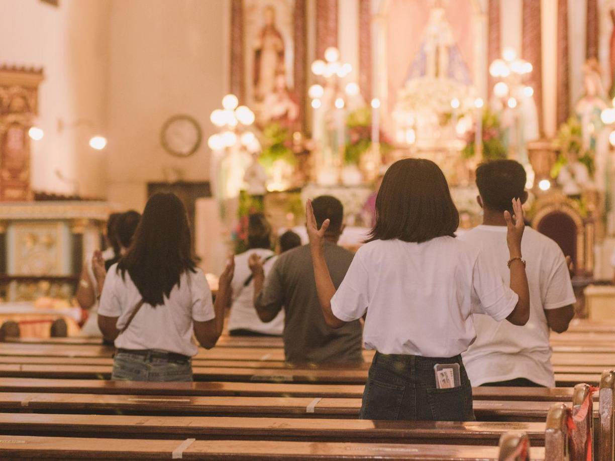 La detención ocurrió a las 11:00 am, mediante el servicio religioso, cuando agentes de inmigración abordaron a Velásquez en la salida del templo.