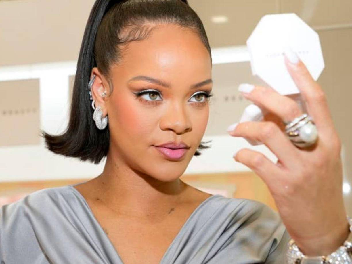 La interprete de “<b>Umbrella” </b>lanzó <b>Fenty Beauty </b>en 2017, cuando tenía 29 años de edad, como una <b>marca de maquillaje</b> para todo tipo de mujeres.