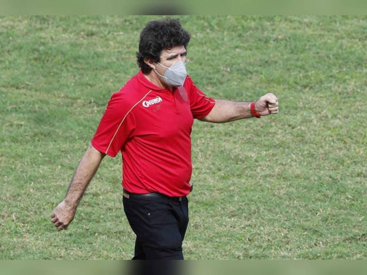 Don Héctor Vargas conquistó cinco títulos como entrenador del Olimpia y un campeonato como DT del Marathón. No se descarta que pueda asumir las riendas de la H; en su momento se le vinculó a la selección de Guatemala.