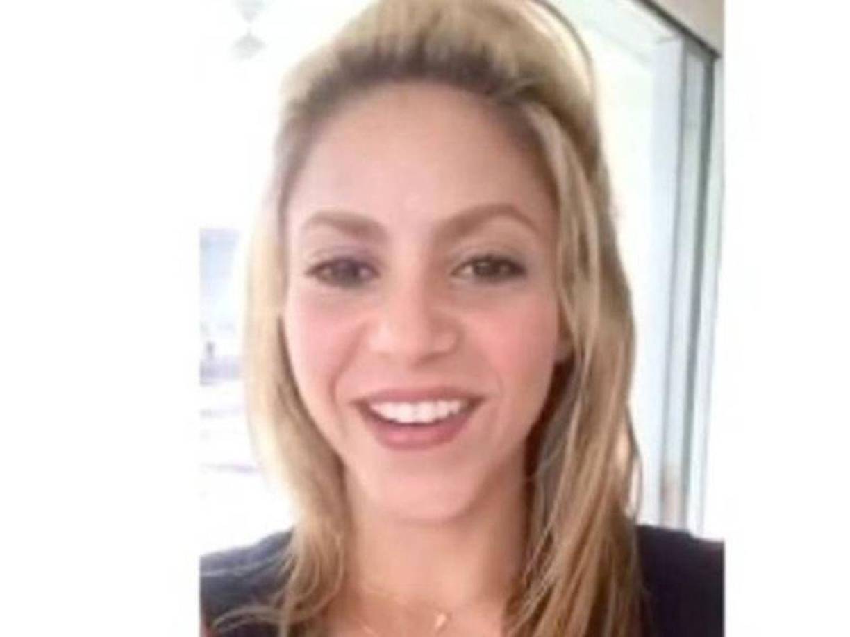 Cuando en un video promocionaba su canción “Chantaje” y de pronto empezó a gritar por una abeja que la perseguía. 