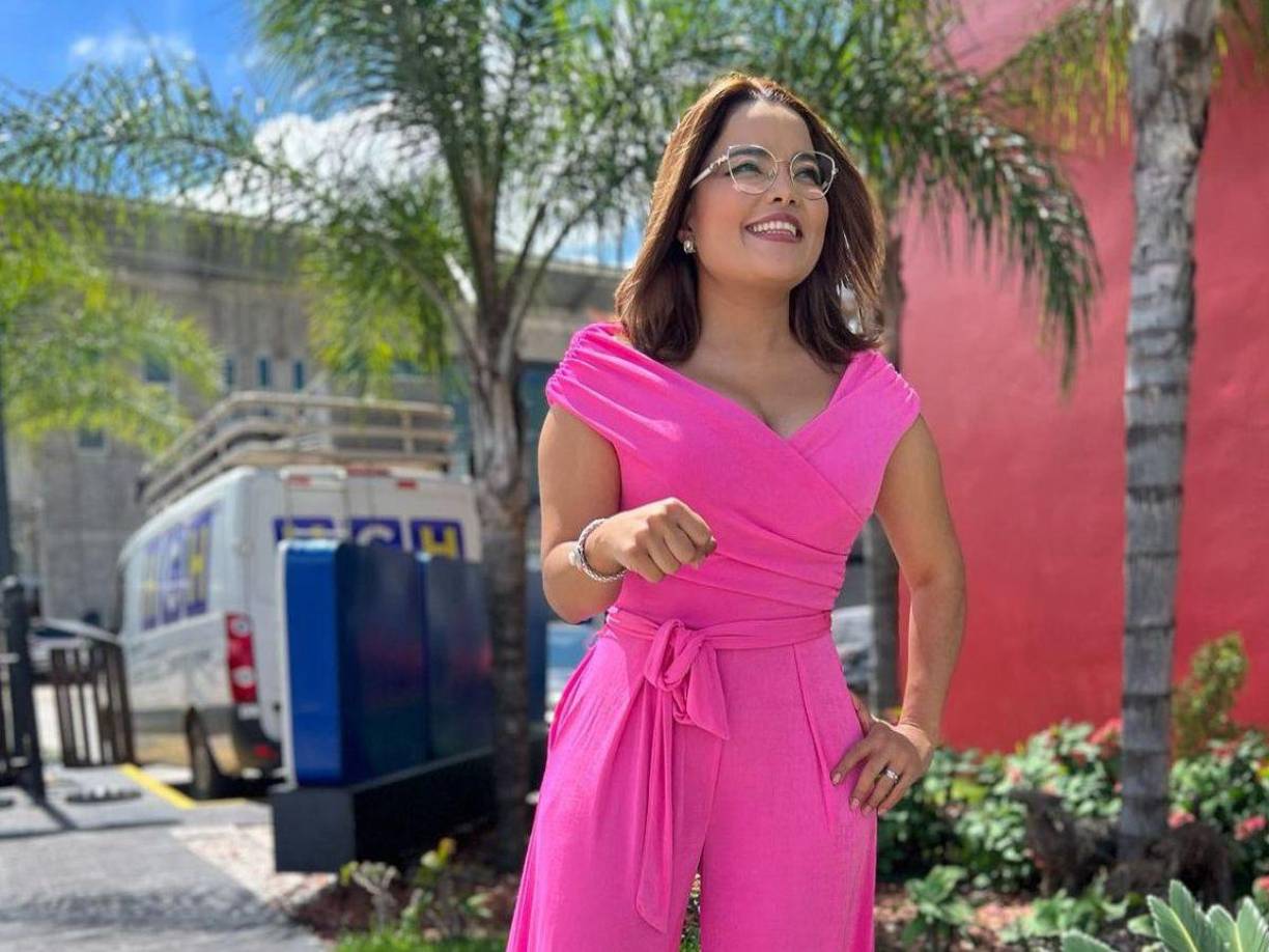 Lo que más sorprendió a sus seguidores fue cuando contó que en el pasado no soñaba con ser periodista, sino oficial de policía, sin embargo, no fue aceptada por su estatura. 