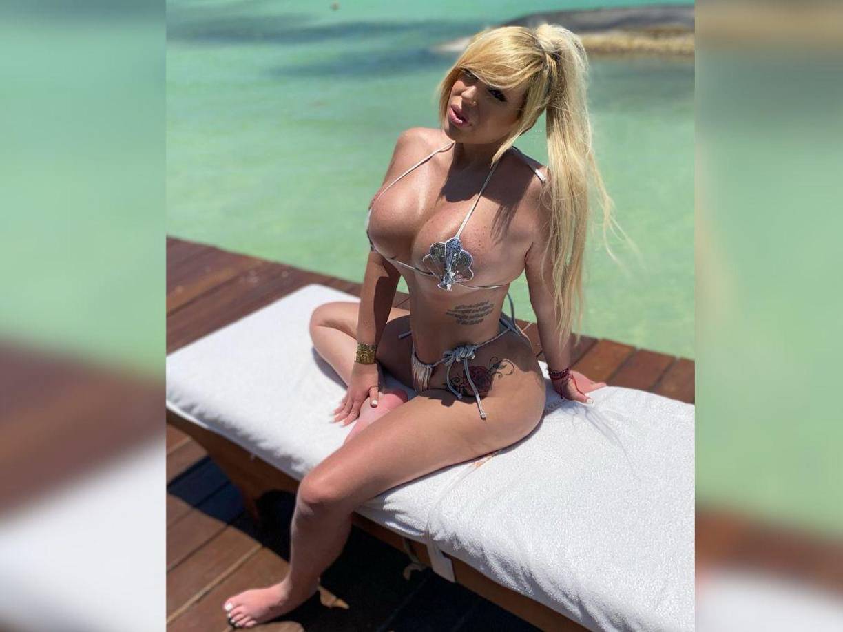 Alejandra, una conocida modelo e influencer en Miami, ha sido comparada con Kim Kardashian y logró la portada de Playboy México en 2013.