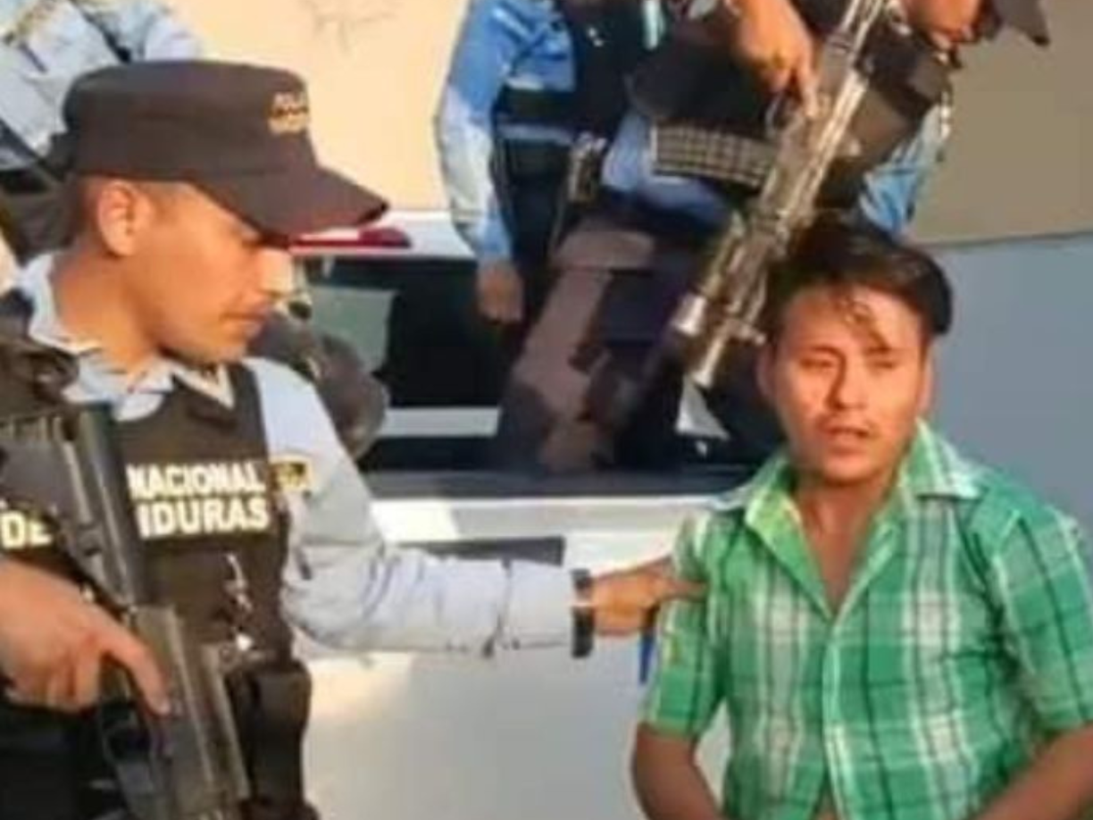 “Trinito, es un buen cipote, es inocente”, reaccionaron algunos de sus familiares en redes sociales, pidiendo que fuese liberado, pues las autoridades le dieron captura el mismo día del incidente.