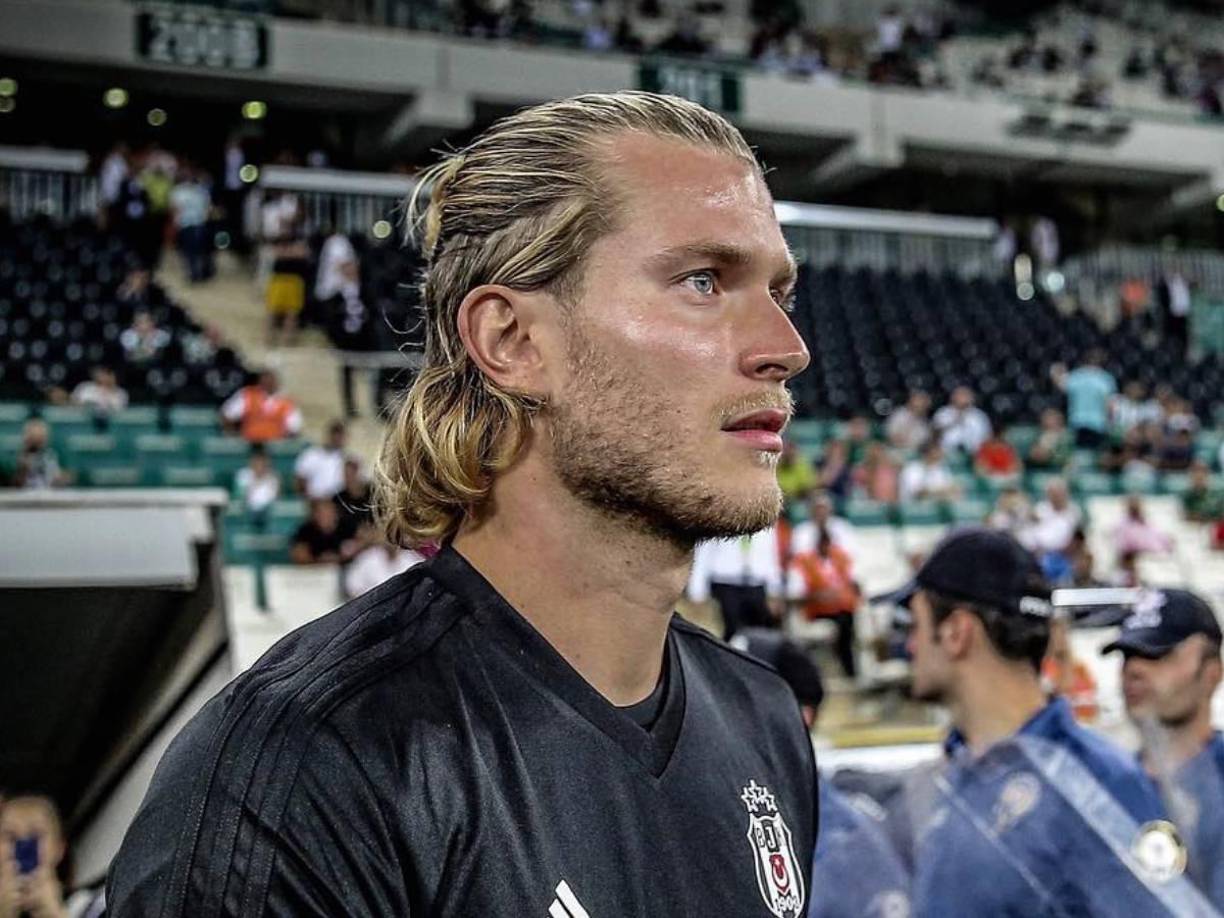 El Schalke 04 se habría interesado en los servicios del guardameta alemán Loris Karius, ex de Liverpool y Newcastle y que no juega un partido desde el 24 de febrero del año pasado.