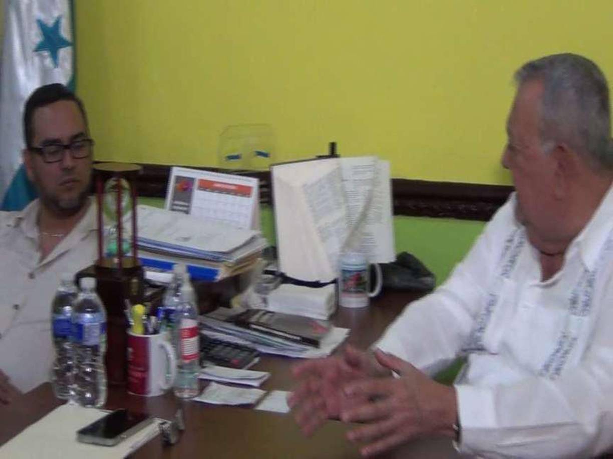 La oficina de Migración pasa abarrotada de migrantes solicitando el salvoconducto.