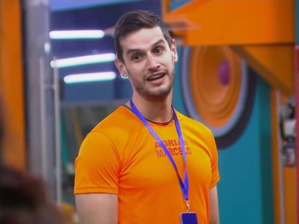 Adrián Marcelo se ha convertido en uno de los habitantes más polémicos de “La Casa de los Famosos”. 