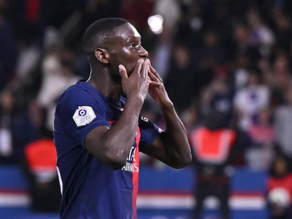 La Juve y el PSG llegaron este martes por la noche a un acuerdo para la cesión de Randal Kolo Muani, quien no cuenta para Luis Enrique. Aunque lo curioso en esta operación es que el internacional francés aún no habría tomado una decisión al respecto.