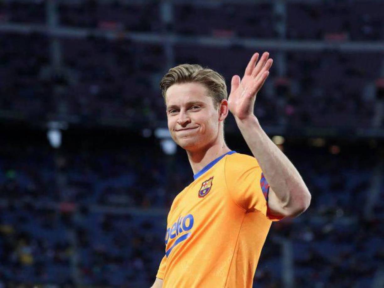Según cuenta Mundo Deportivo, la directiva del FC Barcelona ya ha comunicado a Frenkie de Jong que su venta resulta indispensable para garantizar la estabilidad económica del club. Hasta ahora, el jugador se ha opuesto frontalmente a su venta.