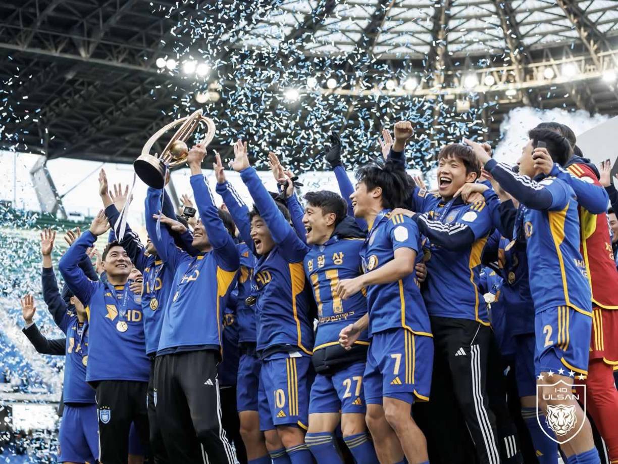 29. Ulsan Hyundai - Club de fútbol profesional que pertenece a Corea del Sur y jugará el Mundial de Clubes.