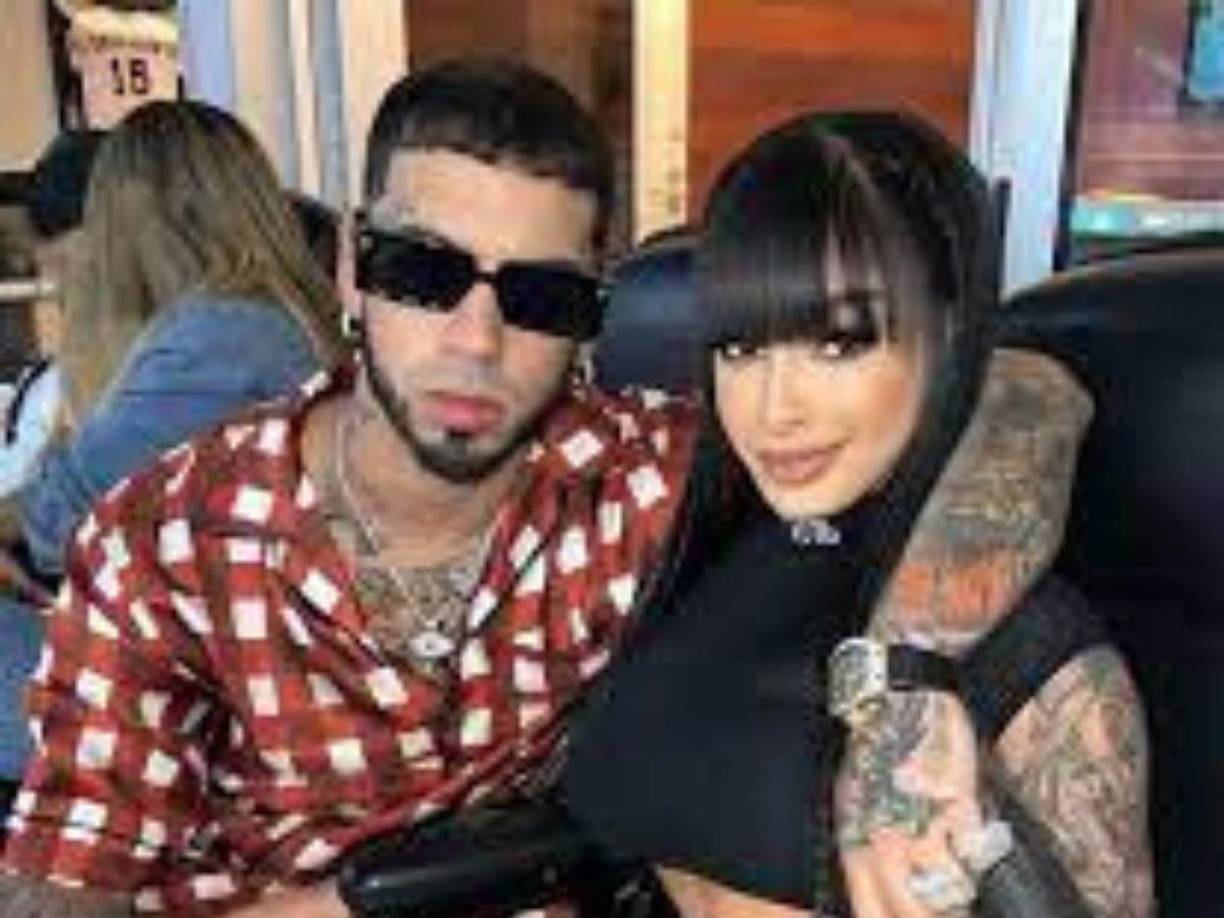 El cantante quien se encuentra en pleno proceso de divorcio con Yailin ´La más viral´ ex pareja y madre de su hija, Cattleya, y quien hasta hace nada, también hacía dedicaciones de amor a su ex del pasado ´Karol G´, ya tiene nueva ´bebecita´.