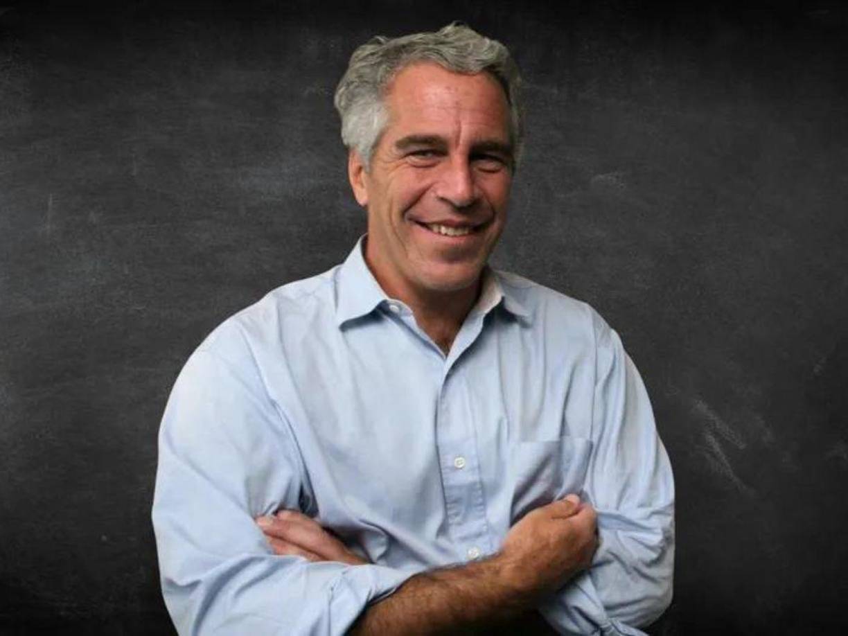 Algo más de cuatro años después de su muerte, Jeffrey Epstein sigue provocando el caos.