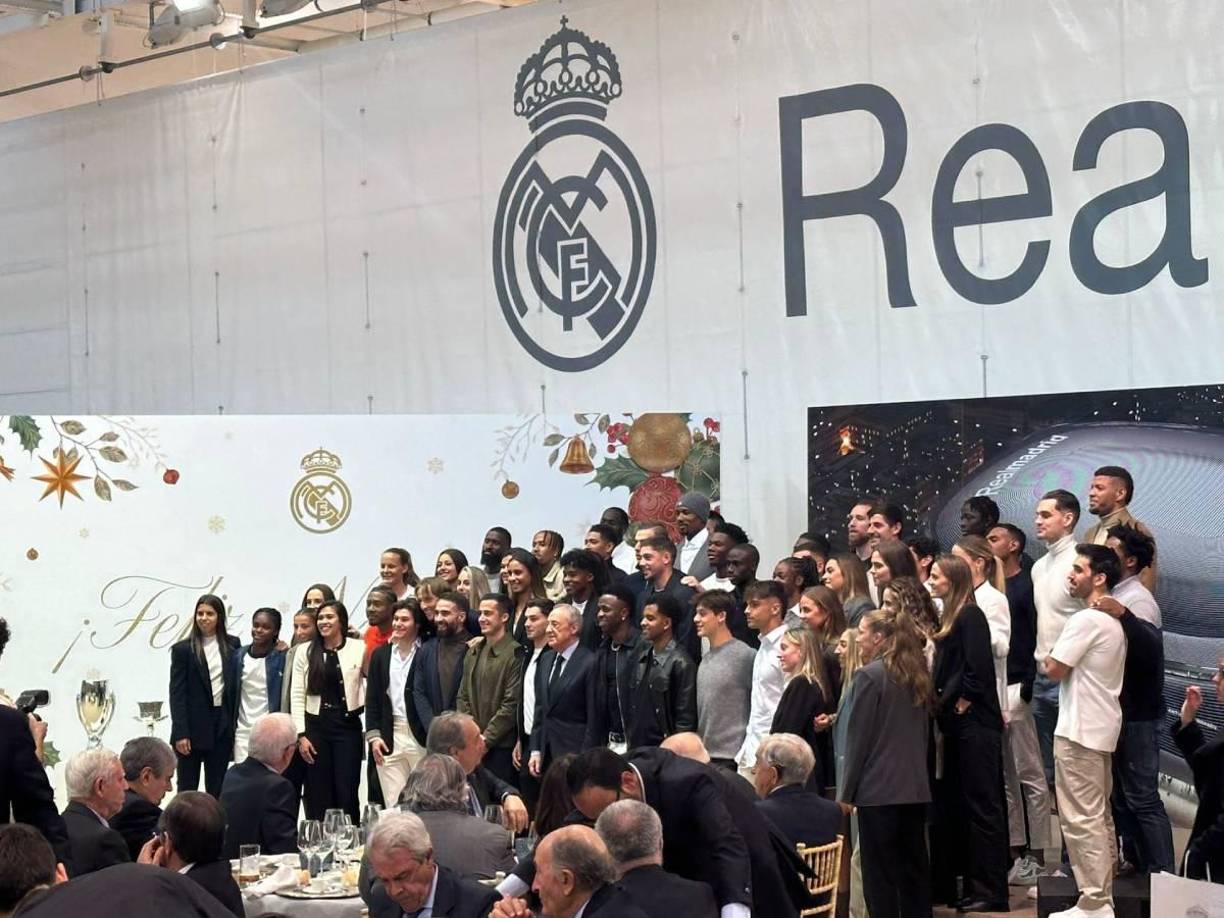 Las primeras plantillas de fútbol masculino y femenino y de baloncesto del Real Madrid celebraron este viernes 13 de diciembre la comida navideña.