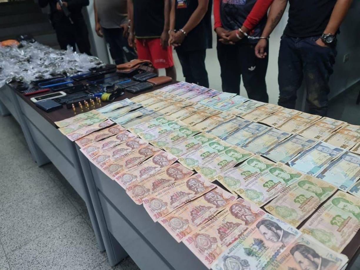 “Los extorsionadores tienen a su disposición una exagerada cantidad de líneas de teléfono sin ningún tipo de regulación”, cuestionó.