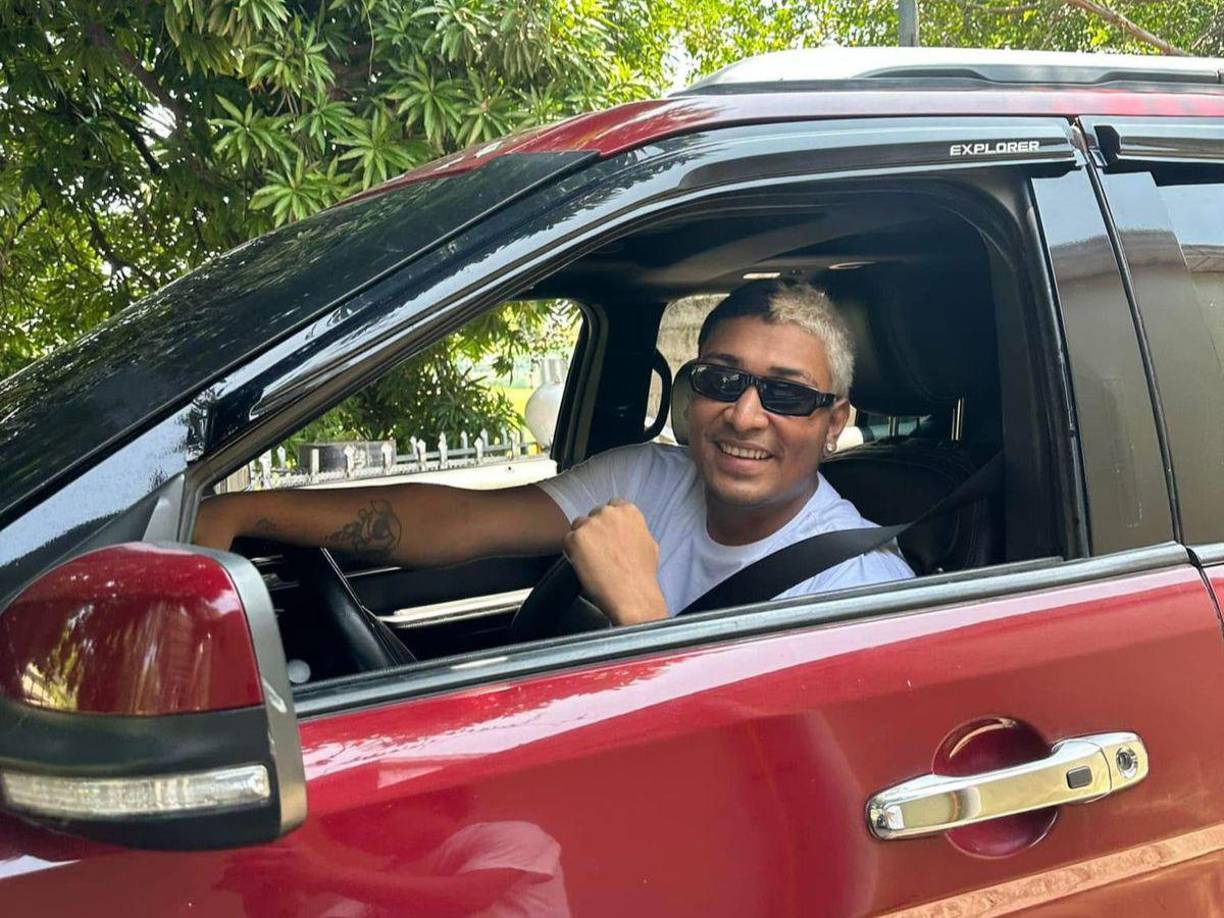 El influencer hondureño Supremo contó recientemente que sufrió un accidente y dañó una vivienda en San Pedro Sula.