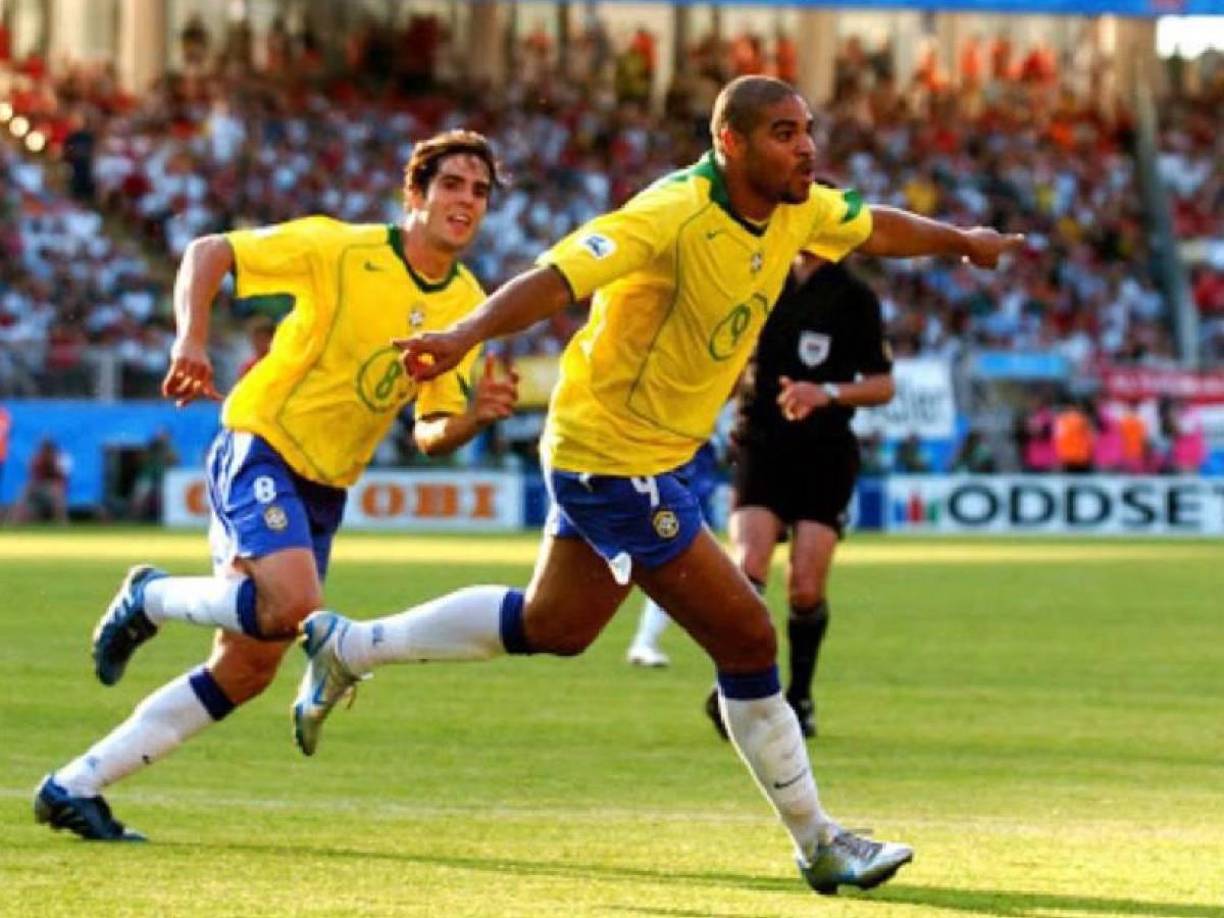 En 2004, ganó la Copa América con su selección frente a Argentina, venciendo a la albiceleste 4-2 en penales.