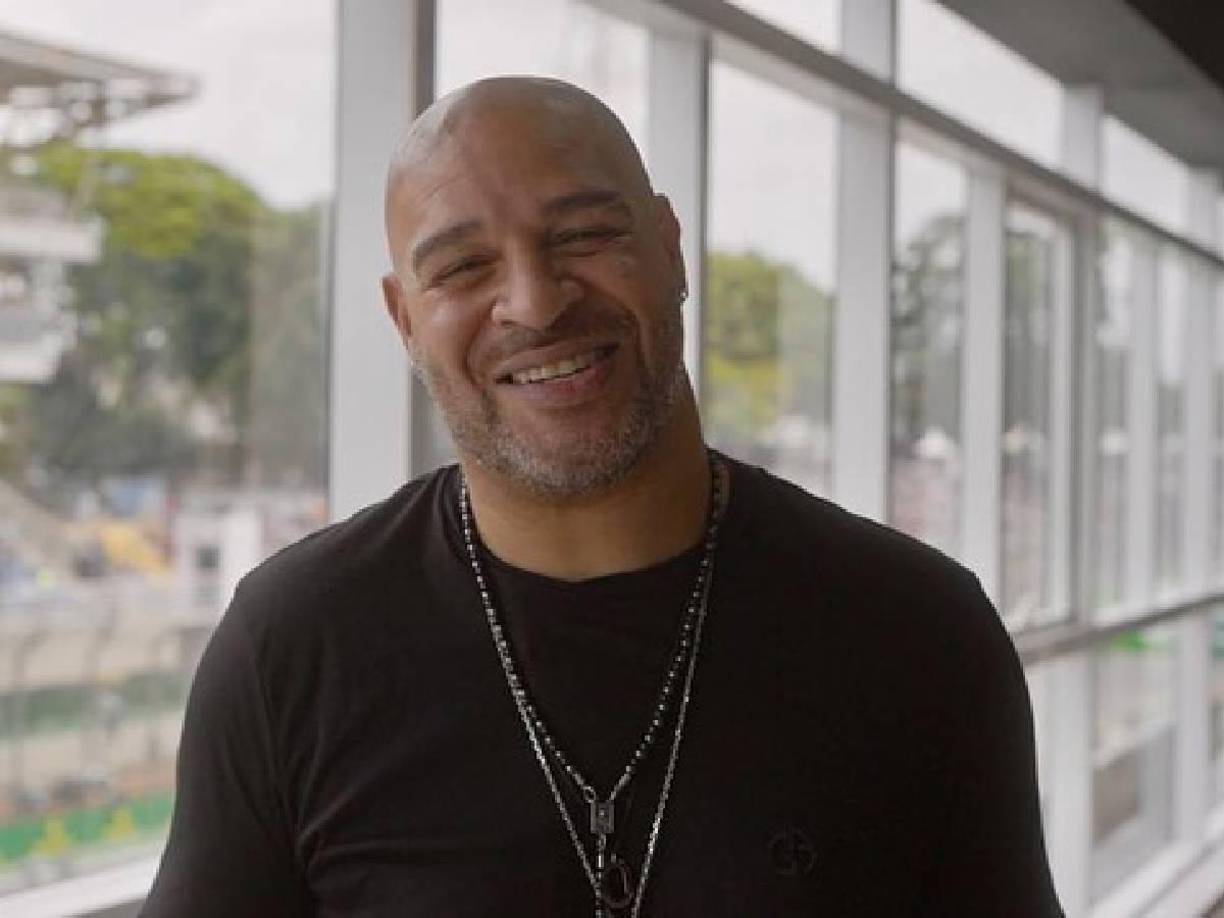 La historia de Adriano Leite, futbolista que llegó a la élite en Italia, fue captado hace unos días bebiendo alcohol en las calles de Brasil ¿Qué fue lo que realmente pasó con él?