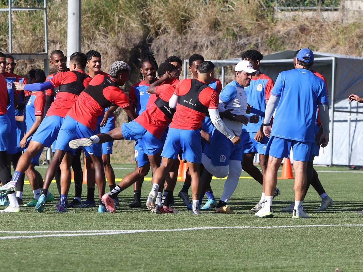 Un gran ambiente se respira entre los jugadores y el cuerpo técnico del Olimpia.