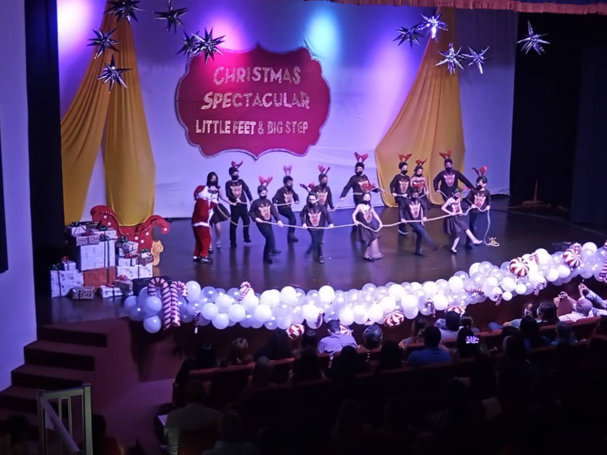 Little Feet &amp; Big Step y su musical “Christmas Spectacular”