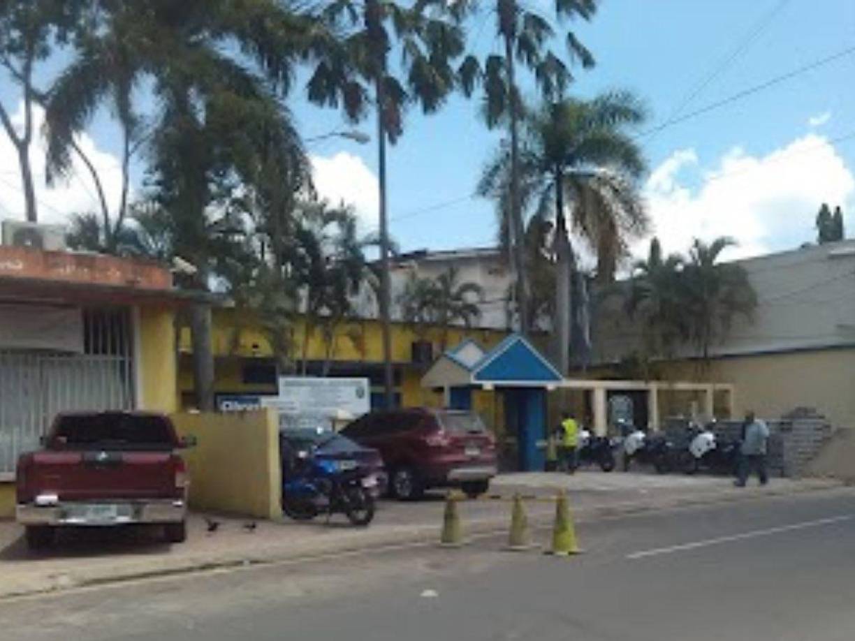 Lo primero es abocarse a la estación de Policía a interponer la denuncia. En San Pedro Sula, la primera estación, la cual está ubicada entre 1 y 3 avenida, 9 y 10 calle del barrio Lempira.