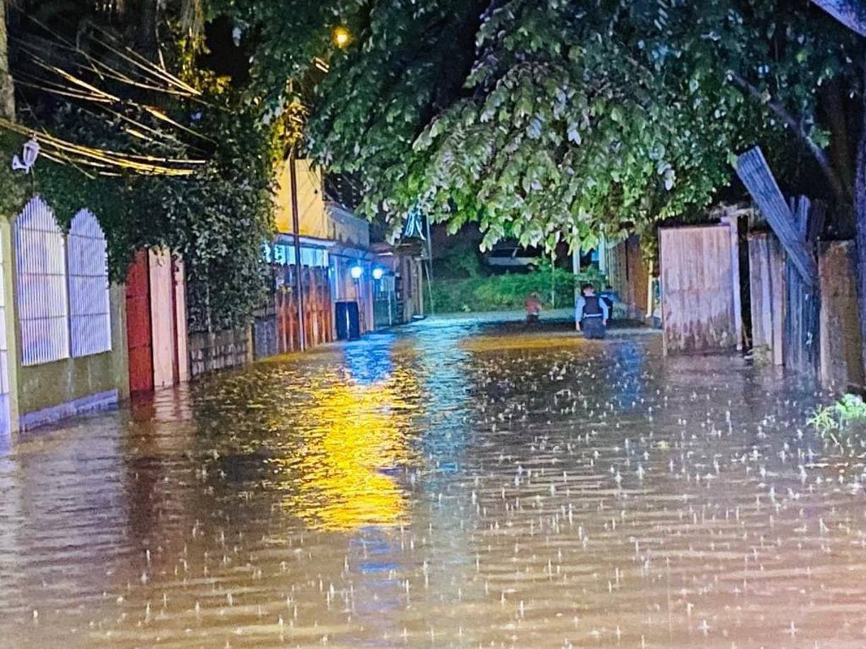 En colonias de municipios como Santa Rita, Cabañas y Copán Ruinas el agua inundó varias viviendas. 