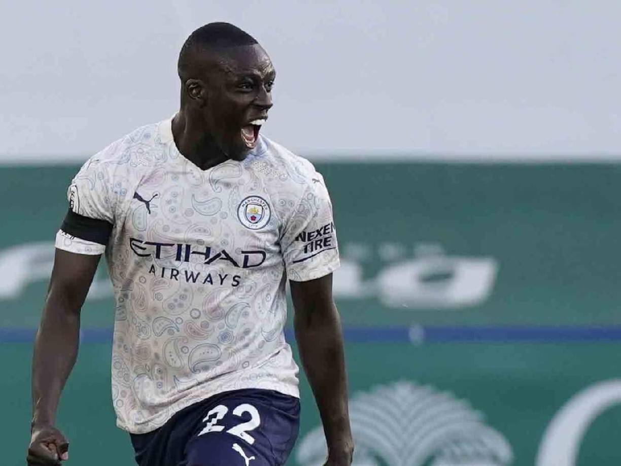 Los abogados del club argumentaron que “no se le pagó porque no estaba preparado ni era capaz de realizar sus tareas como consecuencia de su propia conducta, ya que se encontraba detenido por violar las condiciones de su fianza”.