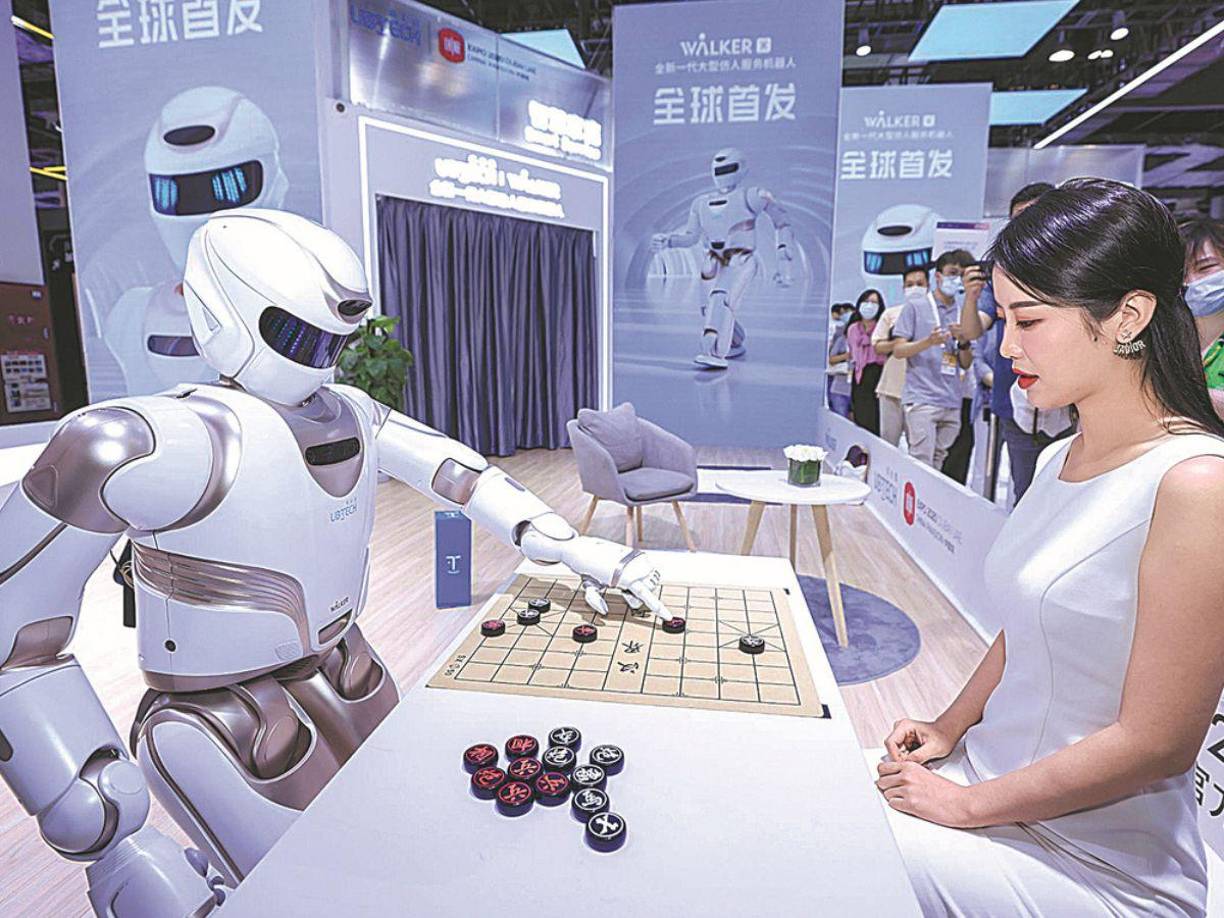 La quinta profecía está vinculada al avance de la tecnología. China podría implementar sistemas de inteligencia artificial para vigilar y controlar a su población. En el Occidente, la automatización y las máquinas inteligentes tomarían el control de infraestructuras clave, lo que provocaría la pérdida de millones de empleos. 