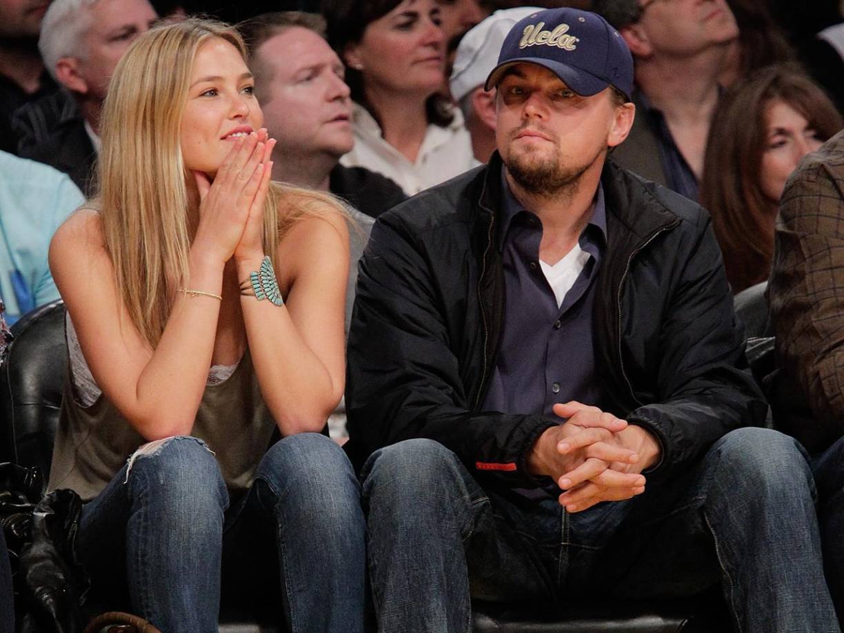  La siguiente relación a largo plazo de DiCaprio fue con la modelo israelí Bar Refaeli, con quien estuvo involucrado desde noviembre de 2005 hasta mayo de 2011, según un artículo del Daily Mail fechado el 12 de mayo. Refaeli cumplió 26 años el 4 de junio de 2011.