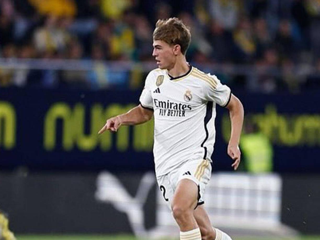 Nico Paz se marcharía del Real Madrid pero cedido a otro club para que pueda gozar de más minutos ya que si llega Mbappé es casi imposible que pueda ser tomado en cuenta.