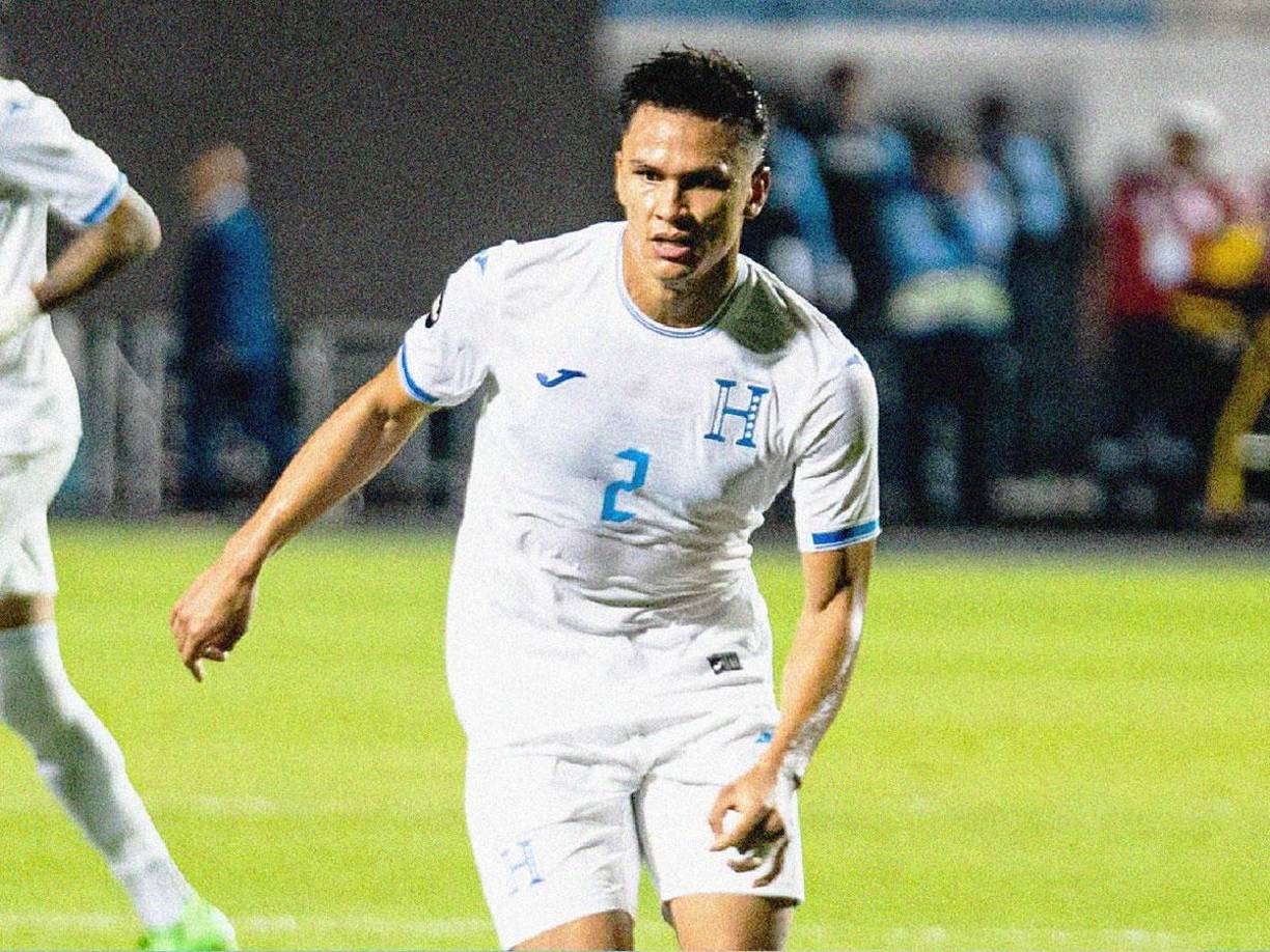 Denil Maldonado - El central de la U Craiova de Rumania es el líder en la zona defensiva de Honduras contra los ‘Reggae Boyz’.