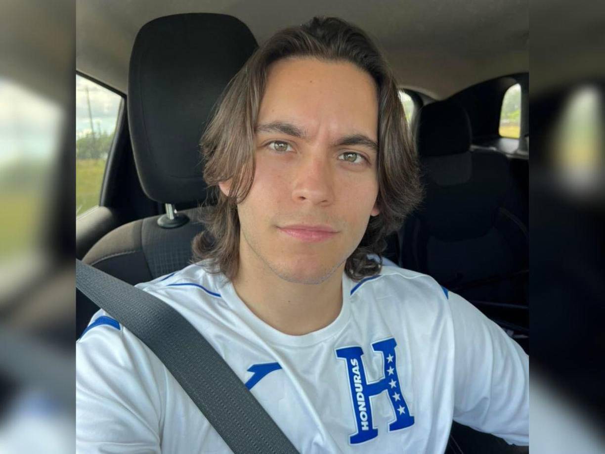 El creador de contenido Carlos Eduardo Espina a través de un video en sus redes sociales relató la situación.