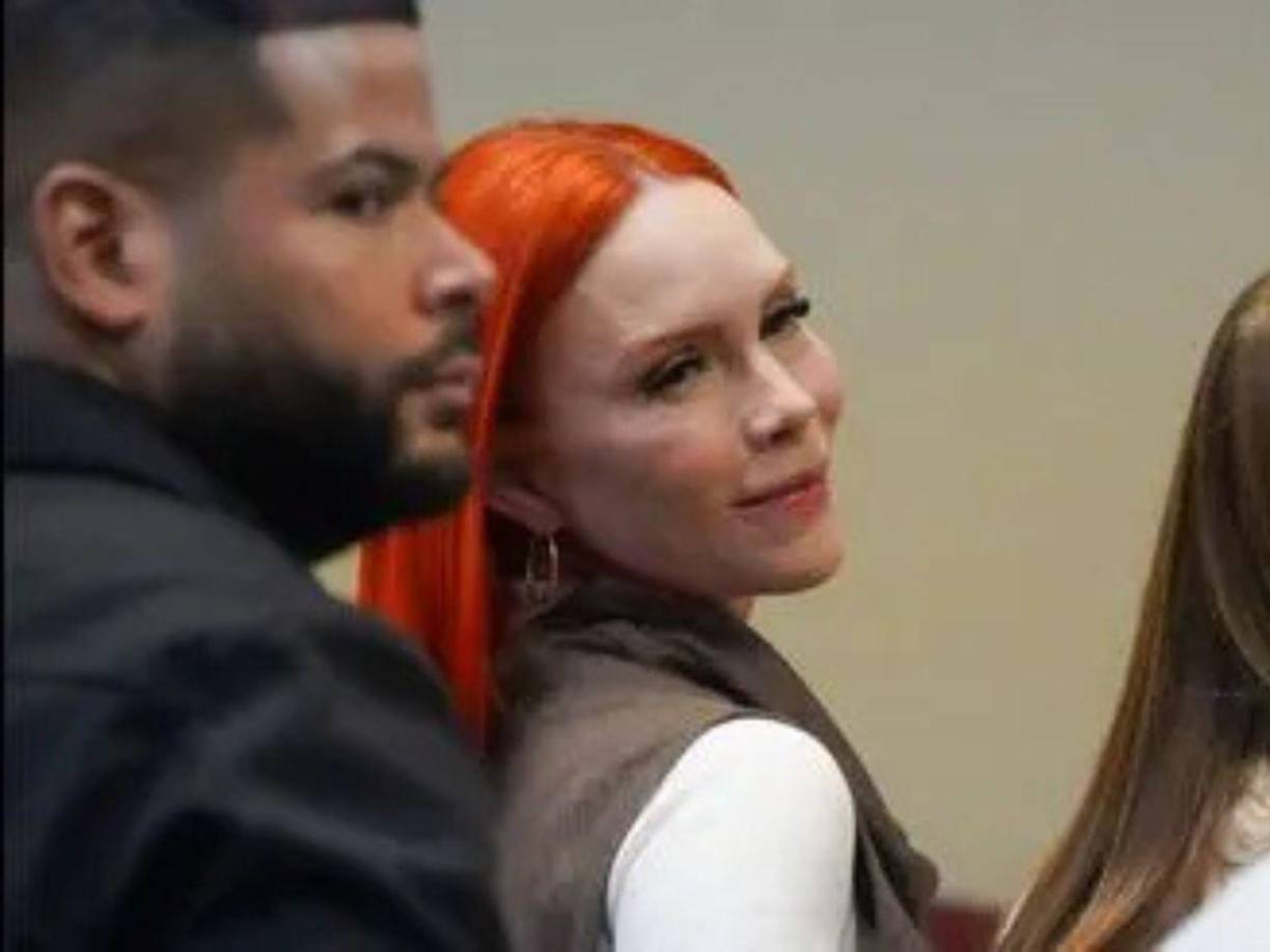 En el encuentro que tuvieron en los juzgados la ex pareja fue captada llegando por separado; mientras Daddy Yankee fue cuestionado de cómo se sentía por la presunta traición de Mireddys, a ella ahora la han señalado de estar ‘poseída’.