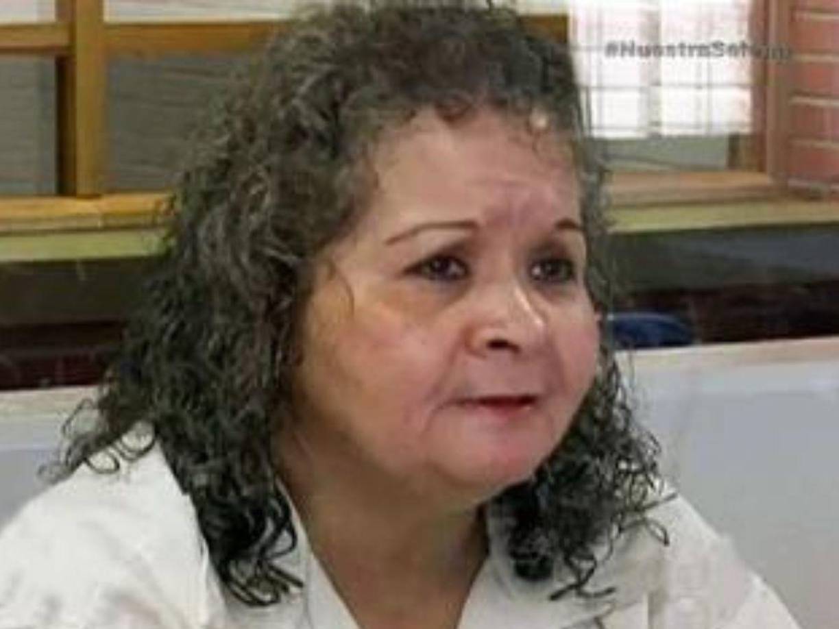 Yolanda era la presidenta del club de fans de Selena y después del delito fue condenada a cadena perpetua por la muerte de la cantante, y a pesar de que existen diversas versiones de los motivos que tuvo para acabar con su vida, una de las más populares es que la familia Quintanilla se enteró de posibles fraudes en relación con las tiendas que Saldívar administraba.