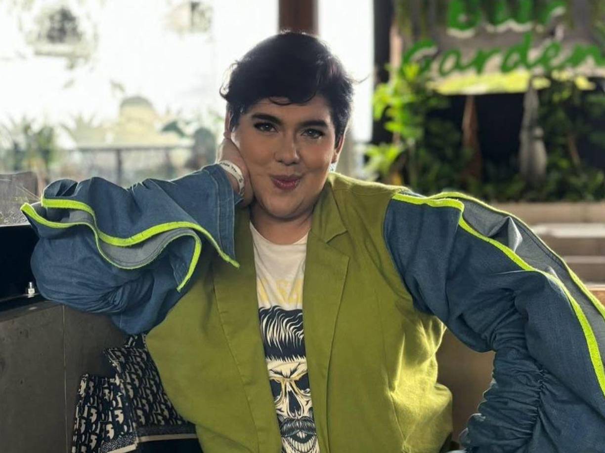 Antonio Sandrez es un reconocido influencer y critico de moda hondureño. 