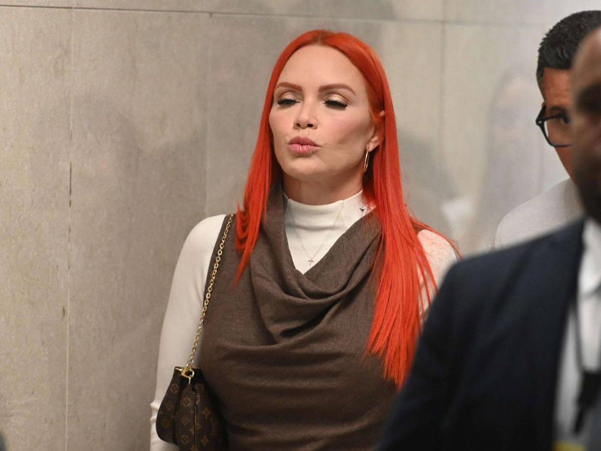 Y es que encontraron poco lógico que luego de acompañar a Yankee durante años, mantenerse estable en una polémica carrera dentro de la industria de la música, así como señalamientos de infidelidades y demás ahora la separación, así como el retiro de dinero no tendría sentido.