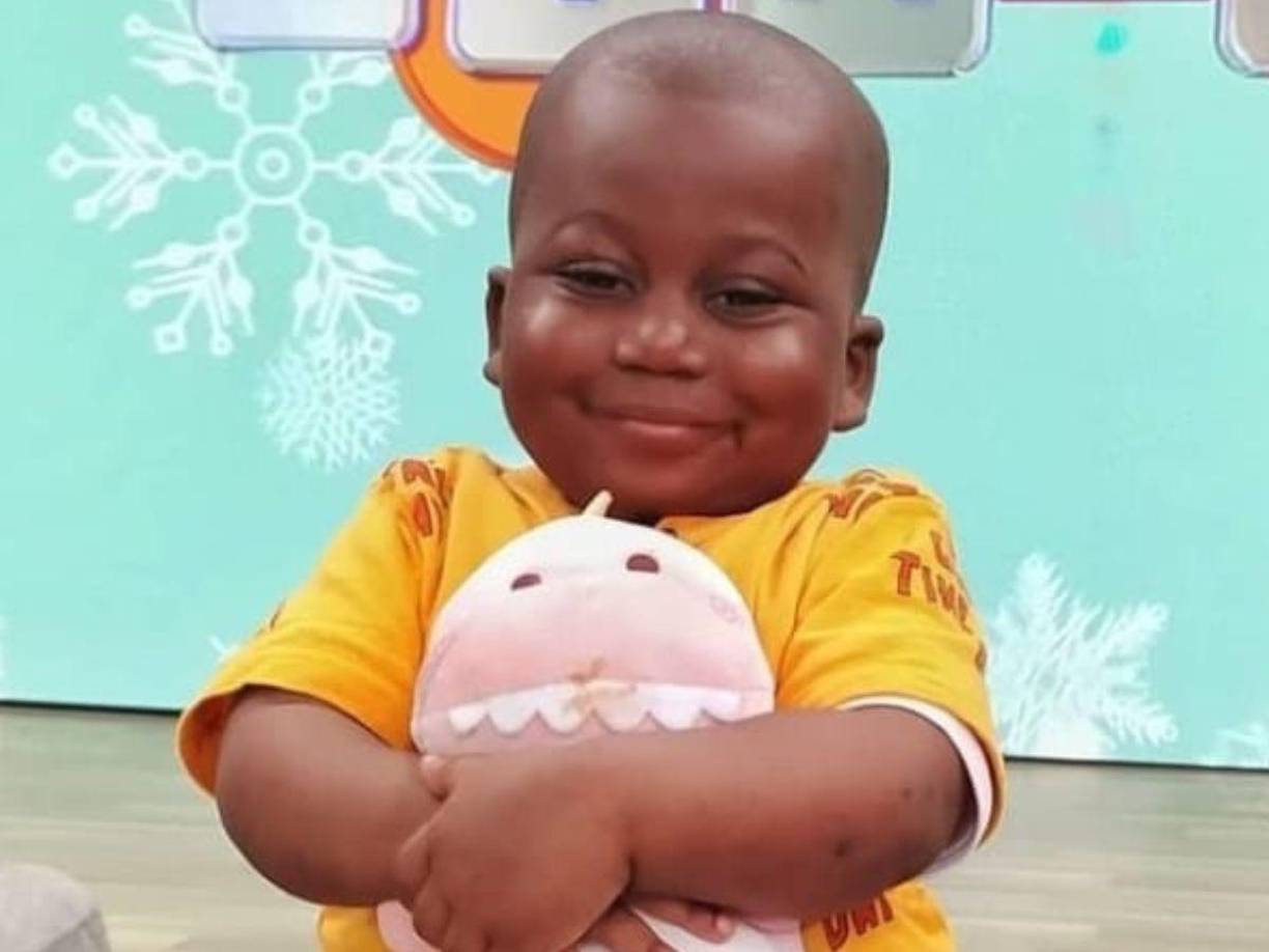 Yanfri Díaz Quiñonez a sus 5 años ya es un fenómeno en las redes sociales por su carisma. Su más reciente meme viral es el “tía paola”.